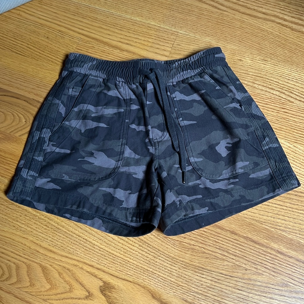 Athleta Camo Womens Stretchy Athletic Shorts